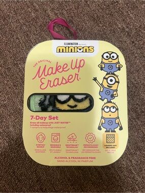 Makeup eraser Minions 7 day set NWT